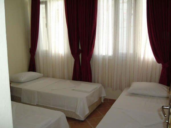 Gardenya Pension Bodrum Habitación foto